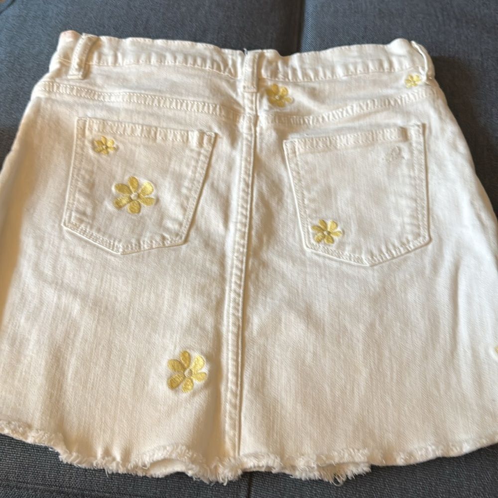 DL 1961 Girls Jenny Milk Daisy Mini Skirt. 5 Pocket Style.
Size 16. - Picture 4 of 10